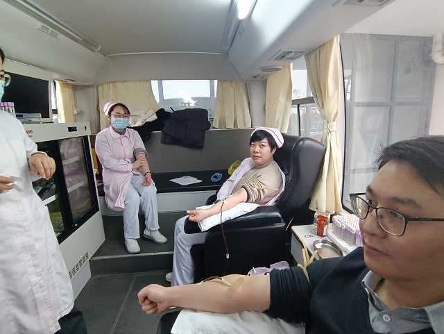 我院组织职工无偿献血 为春节用血提供坚实保障